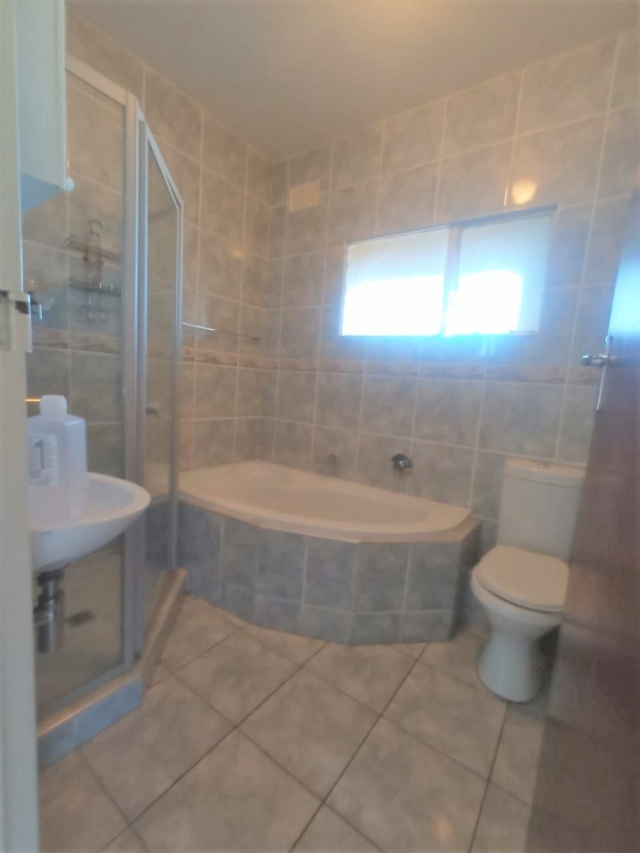 1 Bedroom Property for Sale in Loumar Western Cape